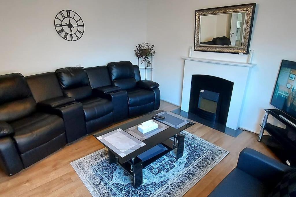 Maisonette With Patio 1 Double Bed Urmston Екстериор снимка