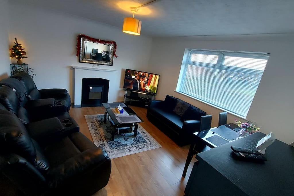 Maisonette With Patio 1 Double Bed Urmston Екстериор снимка