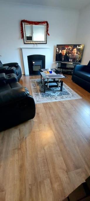 Maisonette With Patio 1 Double Bed Urmston Екстериор снимка
