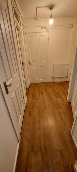 Maisonette With Patio 1 Double Bed Urmston Екстериор снимка